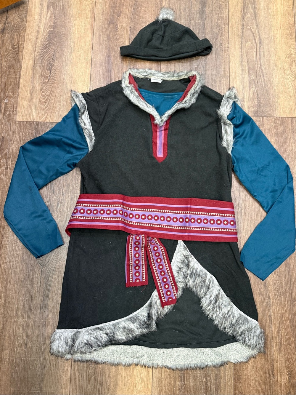 Men’s Kristoff Frozen Halloween costume medium